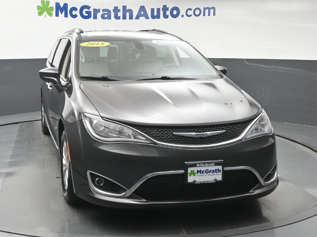 Used 2018 Chrysler Pacifica Touring-L Plus FWD image 5