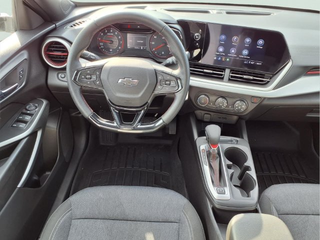 Certified 2024 Chevrolet Trax RS w/ Sunroof Package FWD image 2