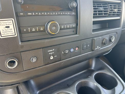 Used 2021 GMC Savana 3500 w/ Power Convenience Package RWD image 18