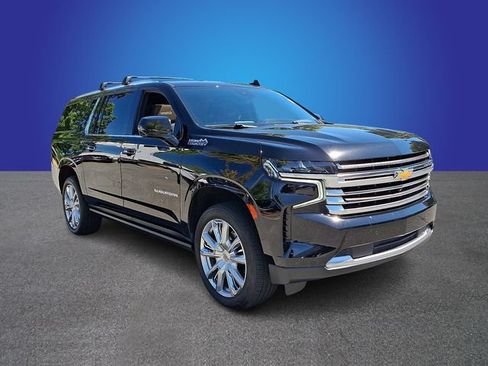 Used 2023 Chevrolet Suburban High Country AWD/4WD image 3