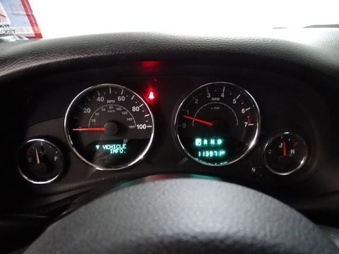 Used 2018 Jeep Wrangler Unlimited Sahara image 13