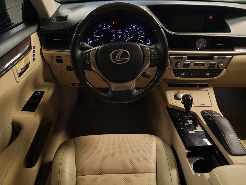 Used 2015 Lexus ES 350 w/ Luxury Package FWD image 22