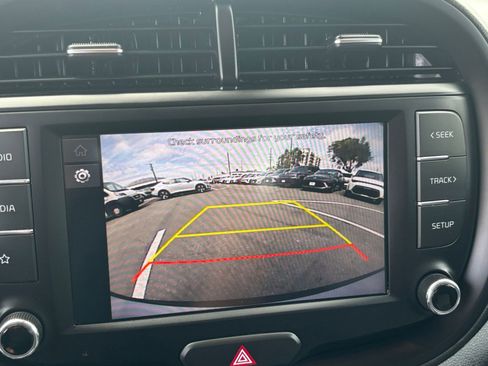 Used 2025 Kia Soul LX w/ LX Technology Package image 24