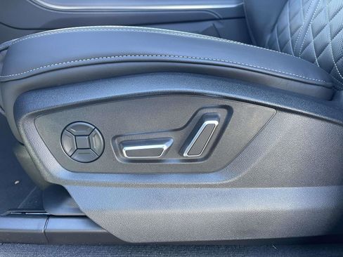 New 2026 Audi SQ7 Premium Plus image 19