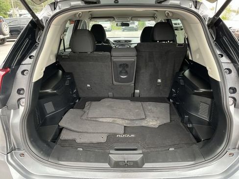 Used 2017 Nissan Rogue SV w/ SV Premium Package AWD/4WD image 20