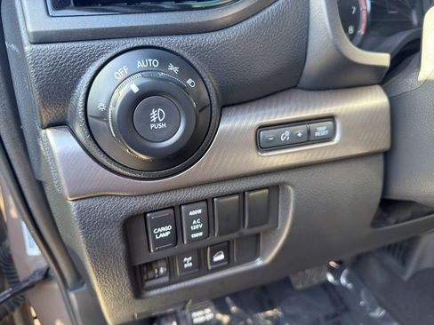 Used 2023 Nissan Titan PRO-4X w/ Pro-4x Convenience Package AWD/4WD image 15