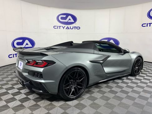Used 2024 Chevrolet Corvette Z06 RWD image 3