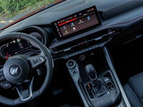 Used 2024 Dodge Hornet R/T w/ R/T Blacktop Package image 18