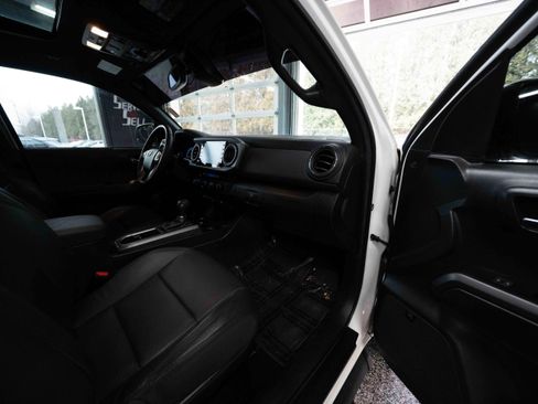 Certified 2023 Toyota Tacoma TRD Off-Road w/ TRD Premium Off Road Package image 25