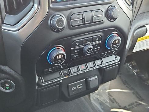 Used 2022 Chevrolet Silverado 1500 LT RWD image 17