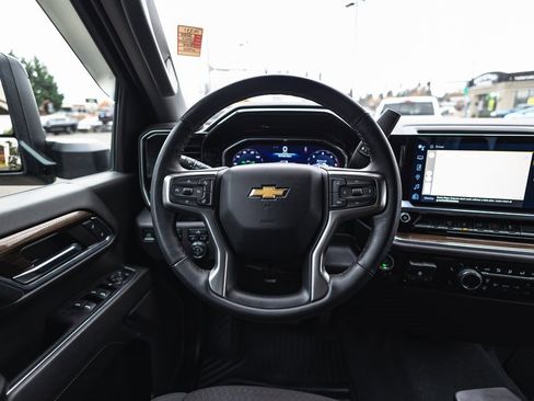 Used 2024 Chevrolet Silverado 3500 LT image 27