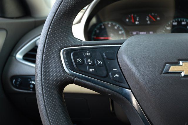 Used 2025 Chevrolet Malibu LT FWD image 13