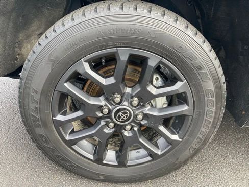 Used 2022 Toyota Tundra Platinum image 14