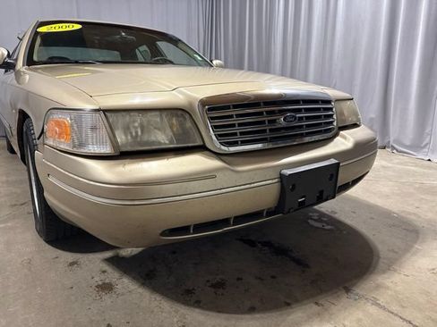 Used 2000 Ford Crown Victoria LX RWD image 7