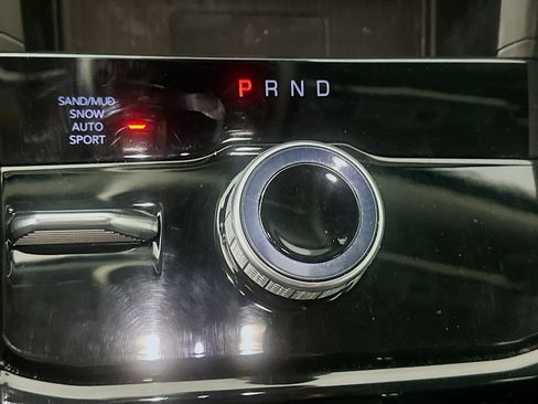 Used 2023 Jeep Grand Cherokee Limited w/ Luxury Tech Group II image 25