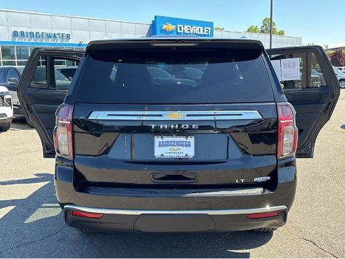 Used 2022 Chevrolet Tahoe LT w/ Luxury Package AWD/4WD image 12