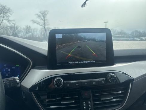 Used 2020 Ford Escape SE Sport image 21