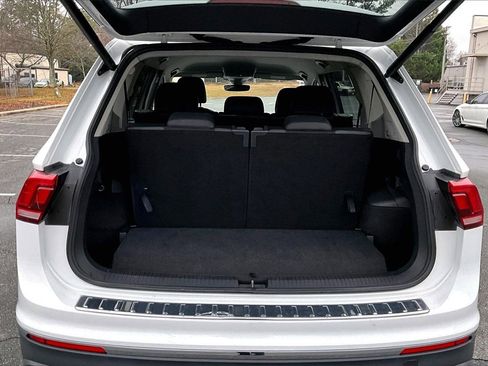 Used 2024 Volkswagen Tiguan SE image 24