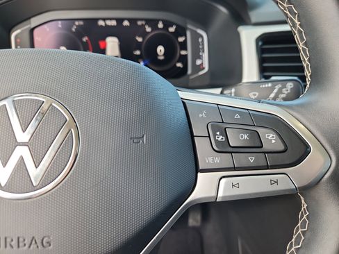 Used 2023 Volkswagen Atlas SE image 23