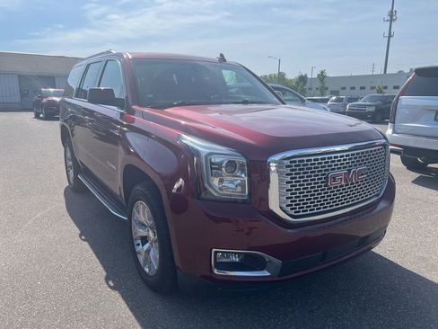 Used 2017 GMC Yukon SLT w/ Open Road Package AWD/4WD image 4