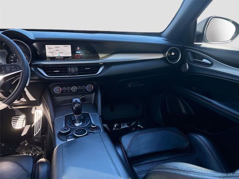 Used 2018 Alfa Romeo Stelvio Ti Sport image 27