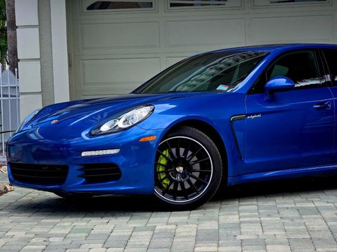 Used 2015 Porsche Panamera S image 2