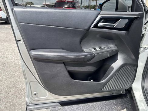 Used 2024 Mitsubishi Outlander SE image 19