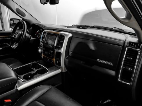 Used 2016 RAM 1500 Laramie w/ Convenience Group AWD/4WD image 17