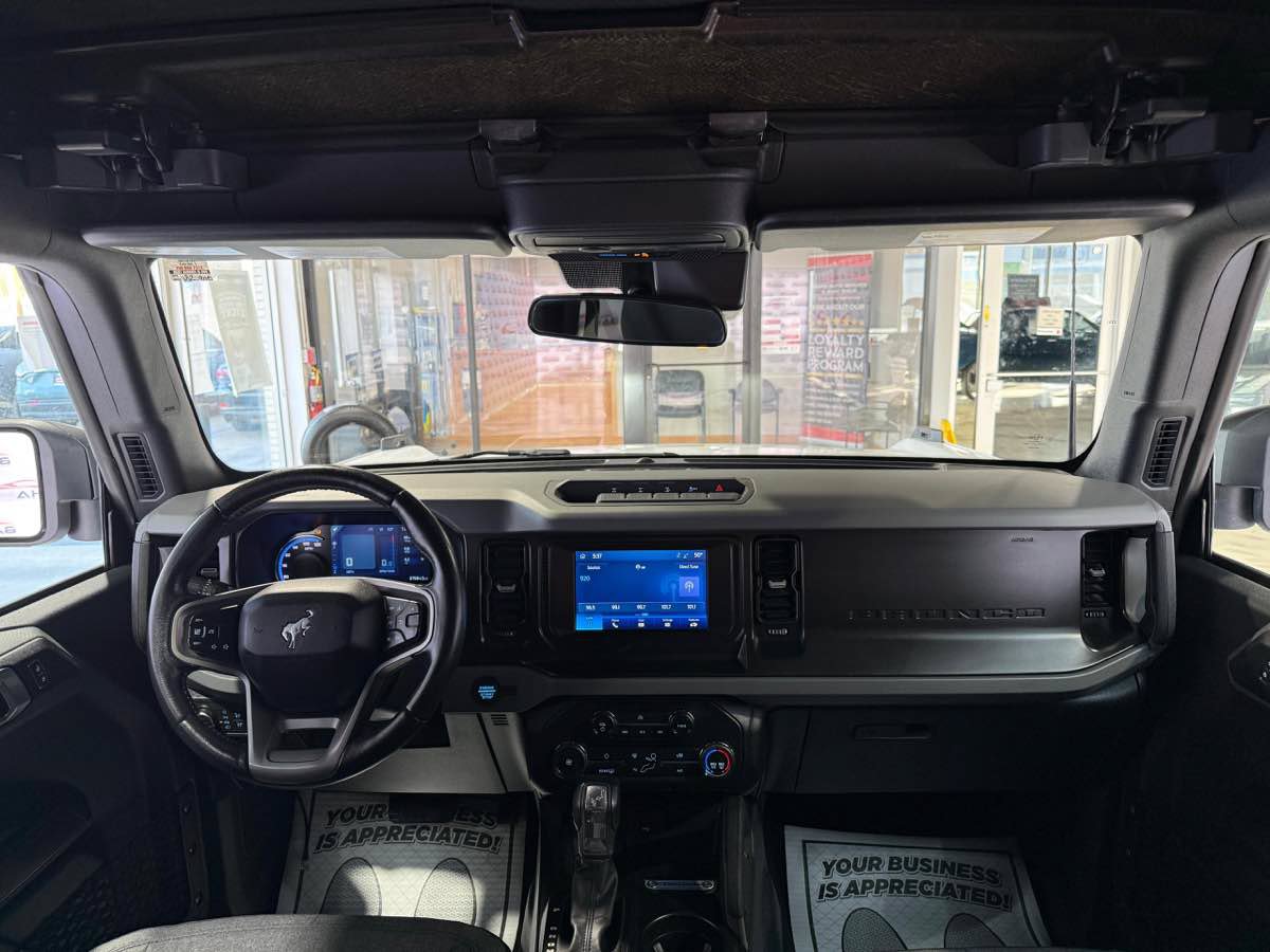 Used 2022 Ford Bronco Big Bend w/ Sasquatch Package AWD/4WD image 17