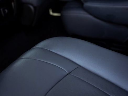 Used 2023 Buick Enclave Essence w/ LPO, Cargo Package FWD image 30