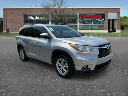 Used 2015 Toyota Highlander XLE FWD image 5