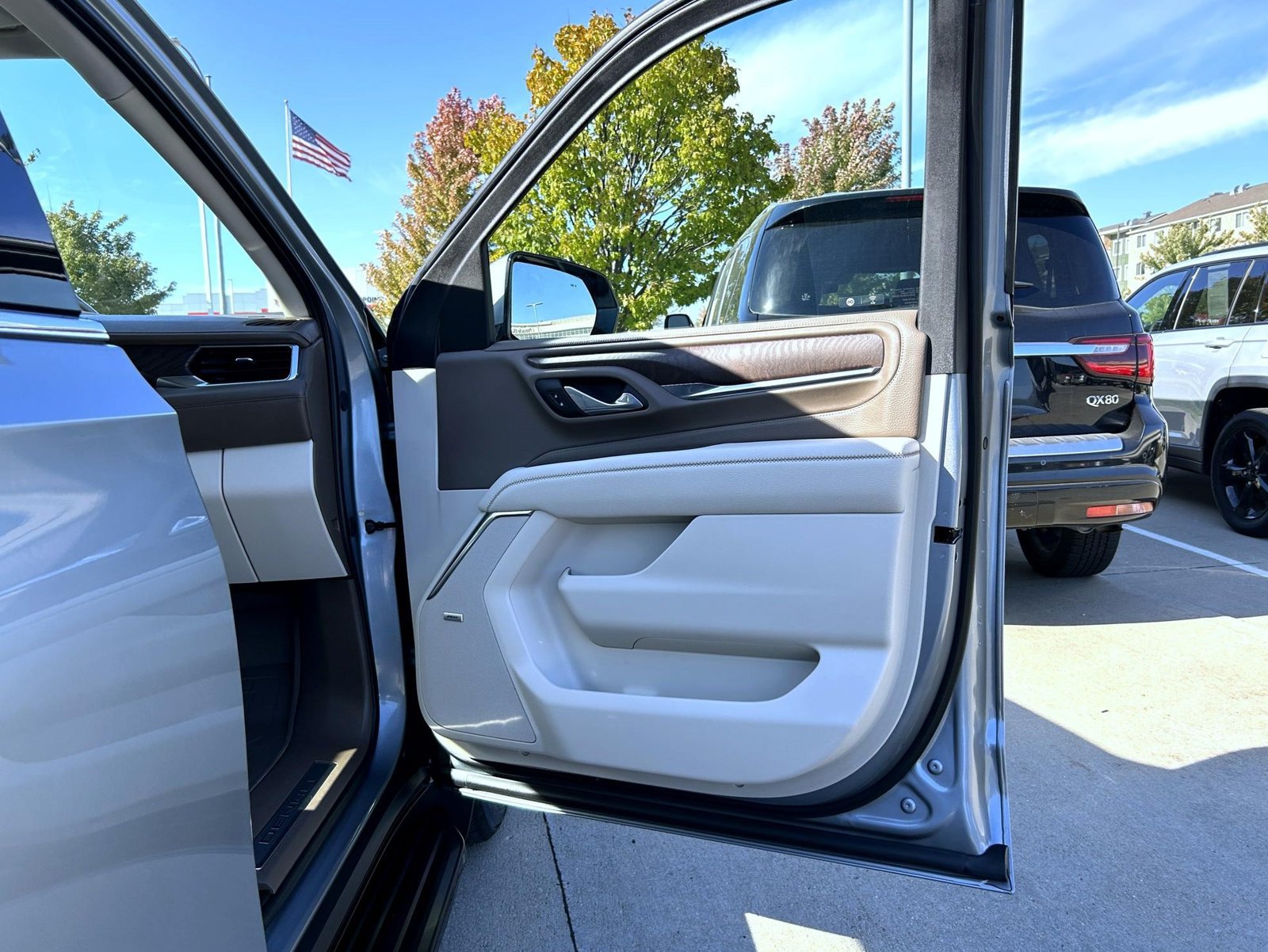 Used 2024 GMC Yukon Denali w/ Advanced Technology Package AWD/4WD image 22