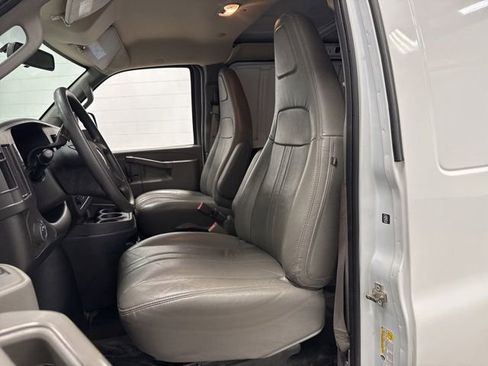 Used 2022 GMC Savana 2500 Extended RWD image 21