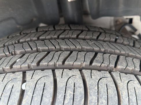 Used 2018 Ford Explorer Limited AWD/4WD image 8