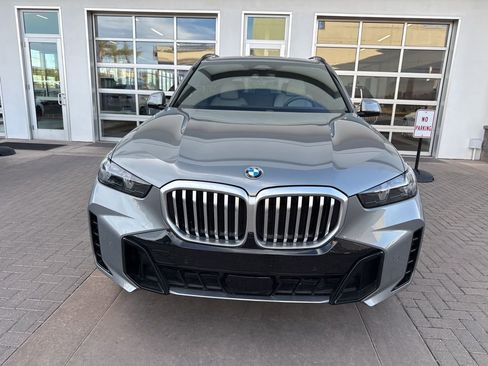 Used 2024 BMW X5 xDrive40i w/ M Sport Package image 2