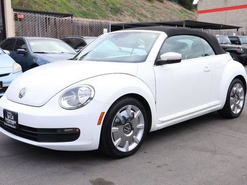 Used 2013 Volkswagen Beetle 2.5 image 3