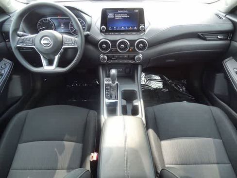 Used 2025 Nissan Sentra SV FWD image 11