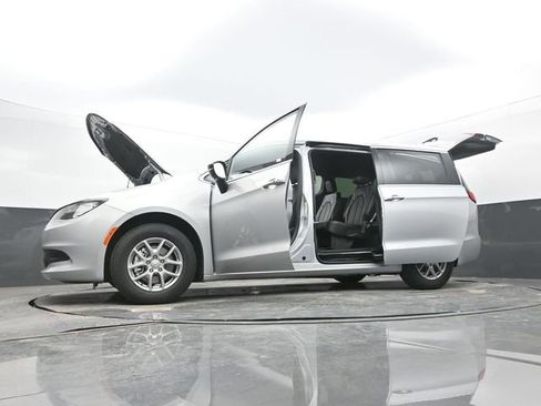 New 2026 Chrysler Voyager LX image 64