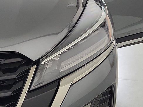Certified 2024 Nissan Kicks SR w/ SR Premium Package FWD image 17