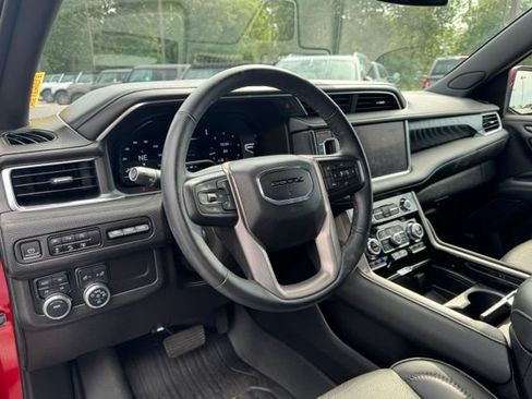 Used 2024 GMC Yukon XL Denali AWD/4WD image 19