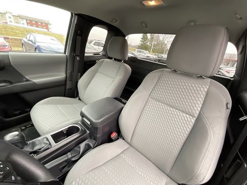 Used 2022 Toyota Tacoma SR image 10