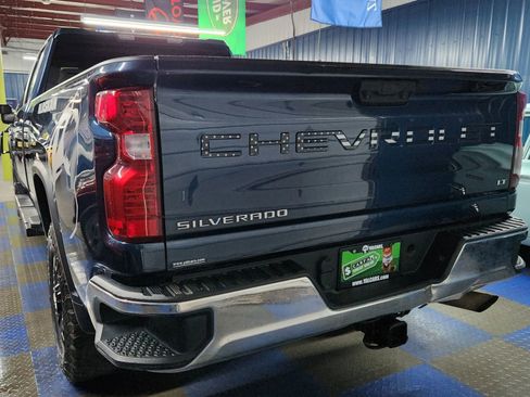 Used 2021 Chevrolet Silverado 3500 LT w/ Convenience Package image 4