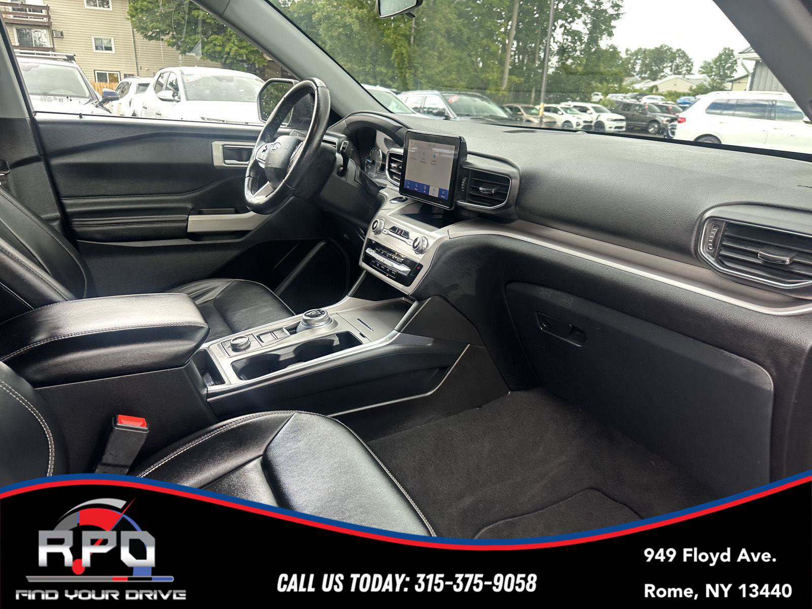Used 2022 Ford Explorer XLT w/ Equipment Group 202A AWD/4WD image 30