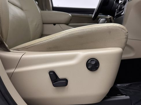 Used 2019 Jeep Grand Cherokee Limited image 39