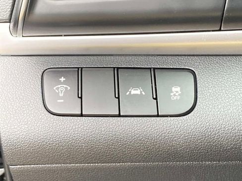 Used 2020 Hyundai Elantra SE w/ Cargo Package (C1) image 18