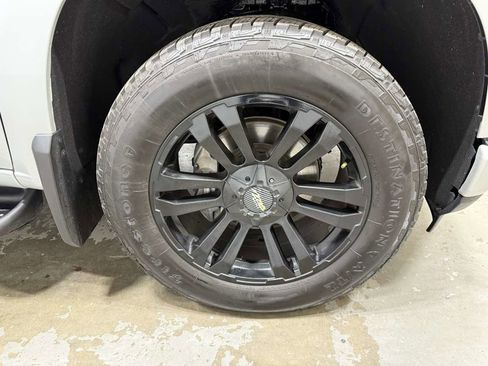 Used 2019 Chevrolet Silverado 1500 Custom w/ Custom Value Package image 6