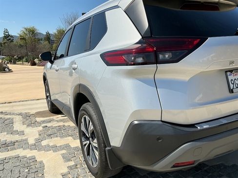 Used 2023 Nissan Rogue SV w/ SV Premium B Package image 14