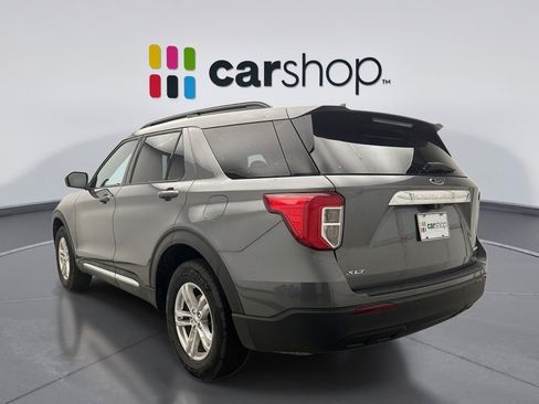 Used 2023 Ford Explorer XLT AWD/4WD image 3