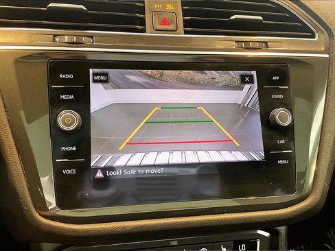 Used 2019 Volkswagen Tiguan SE w/ Panoramic Sunroof Package FWD image 28