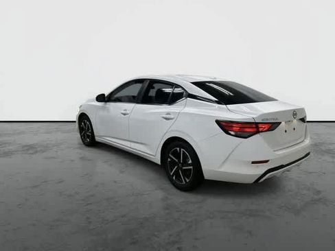 Used 2024 Nissan Sentra SV FWD image 9